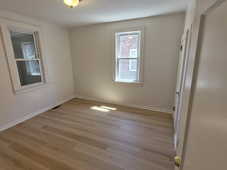 225 Hudson Pl #1 — Photo 7