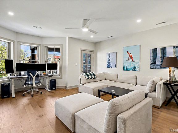 4th image of 689 W Alexandrine St