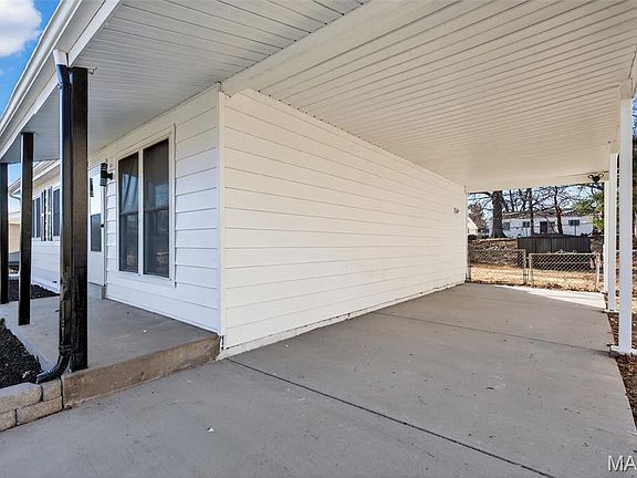 3rd image of 2837 Briarcote Ln