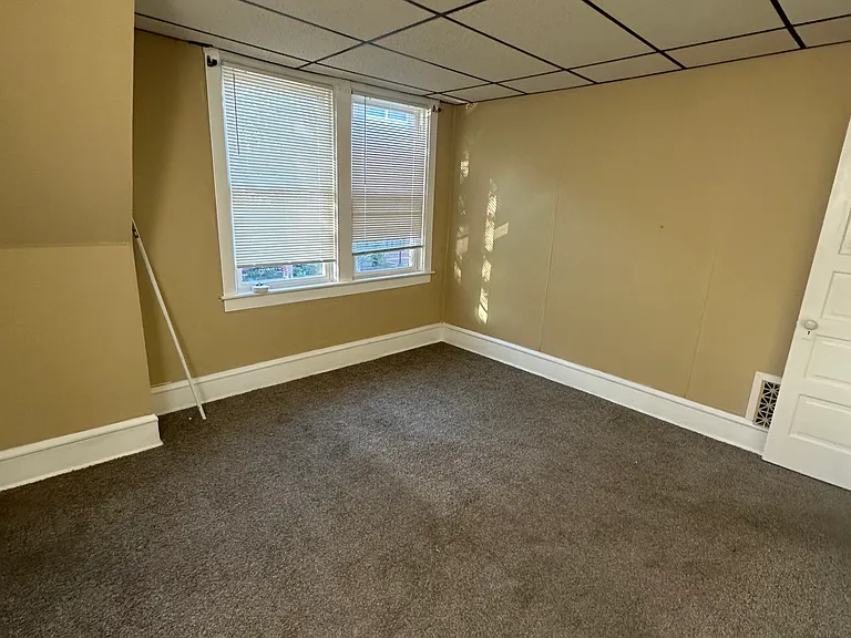 934 Hill Ave — Photo 11