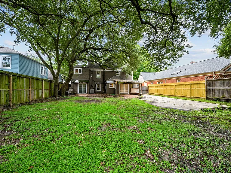 1832 Lexington St — Photo 30