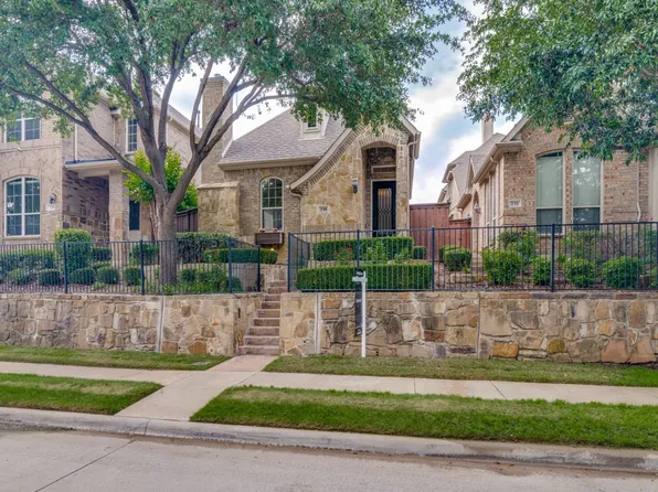 230 Carrington Ln, Lewisville, TX 75067