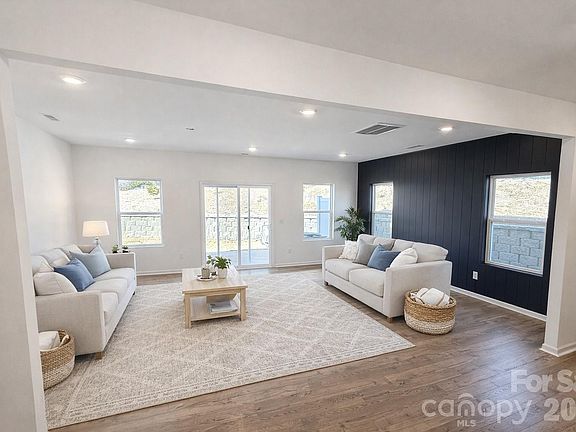 3rd image of 1365 Eagle Claw Dr