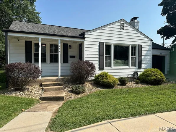 229 Quan Ave, Saint Louis, MO 63122