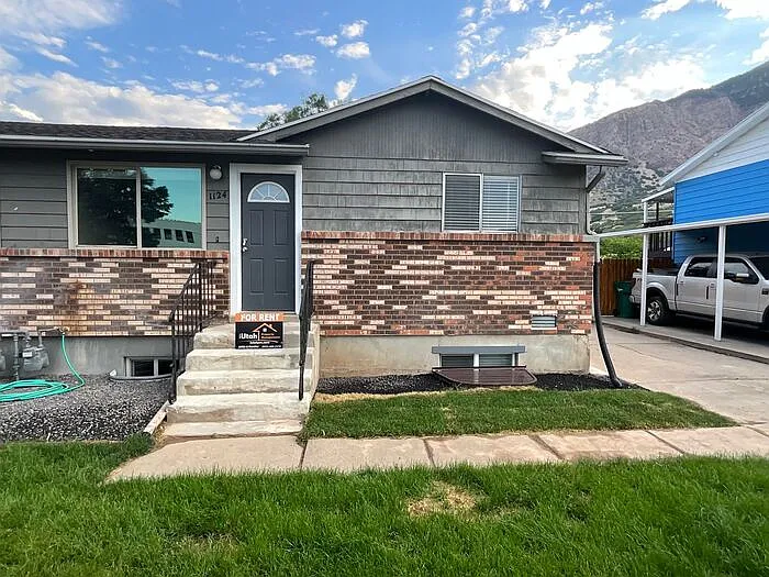 1124 Vitt Dr — Photo 2
