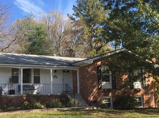 111 Saint Andrews Dr NE, Vienna, VA 22180