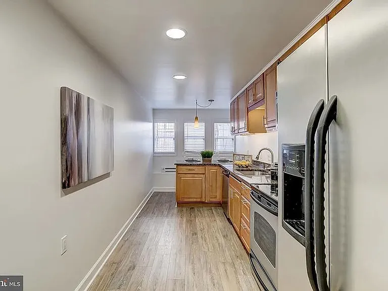2604 Hudson St — Photo 36