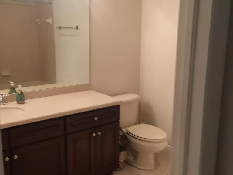4820 SW 17th Pl — Photo 9