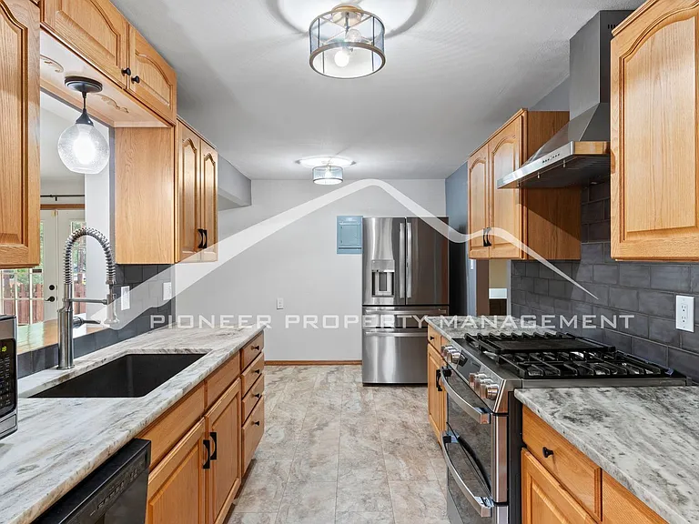 1024 Pike Dr — Photo 6