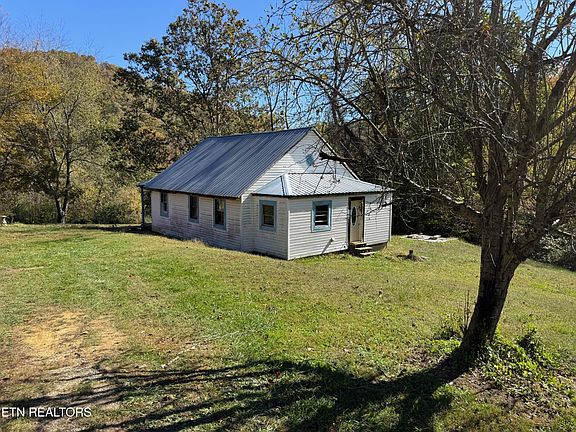 4th image of 160 Laco Rd
