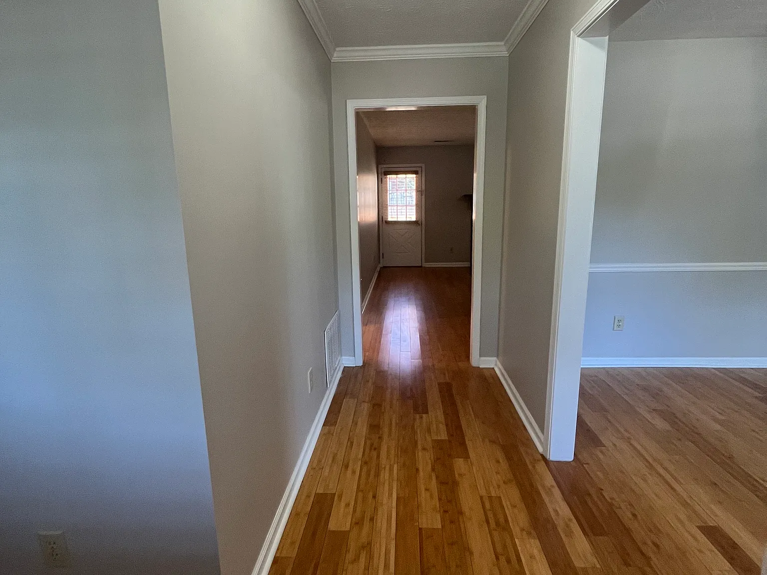 3 bed, 1616 sqft, $2,100 — Photo 2