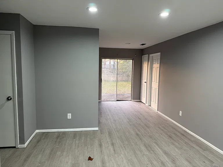 6808 Firebird Dr — Photo 1
