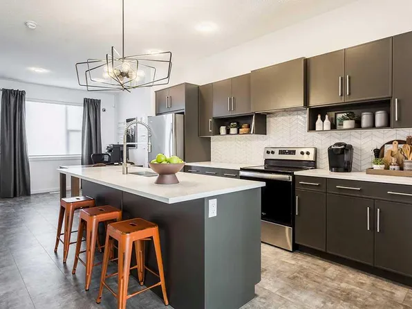 138 S Sora Gdns SE, Calgary, AB T3S 0L7