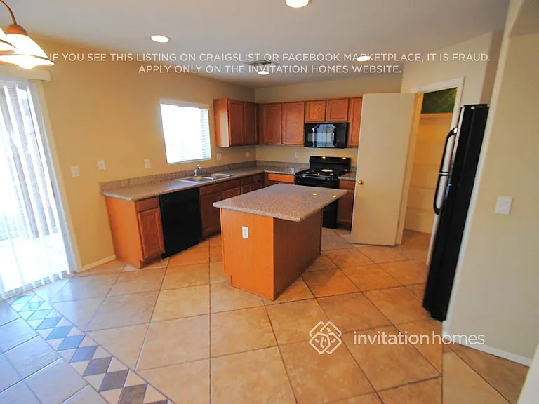 6040 W Wood St — Photo 3