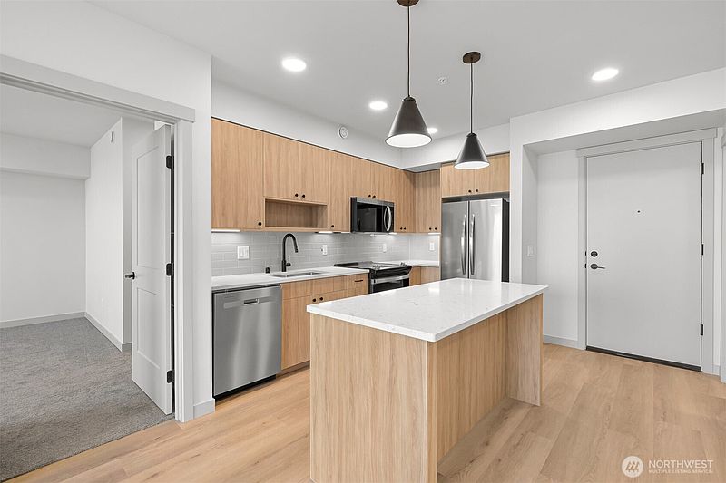 5th image of 820 N State Street #513
