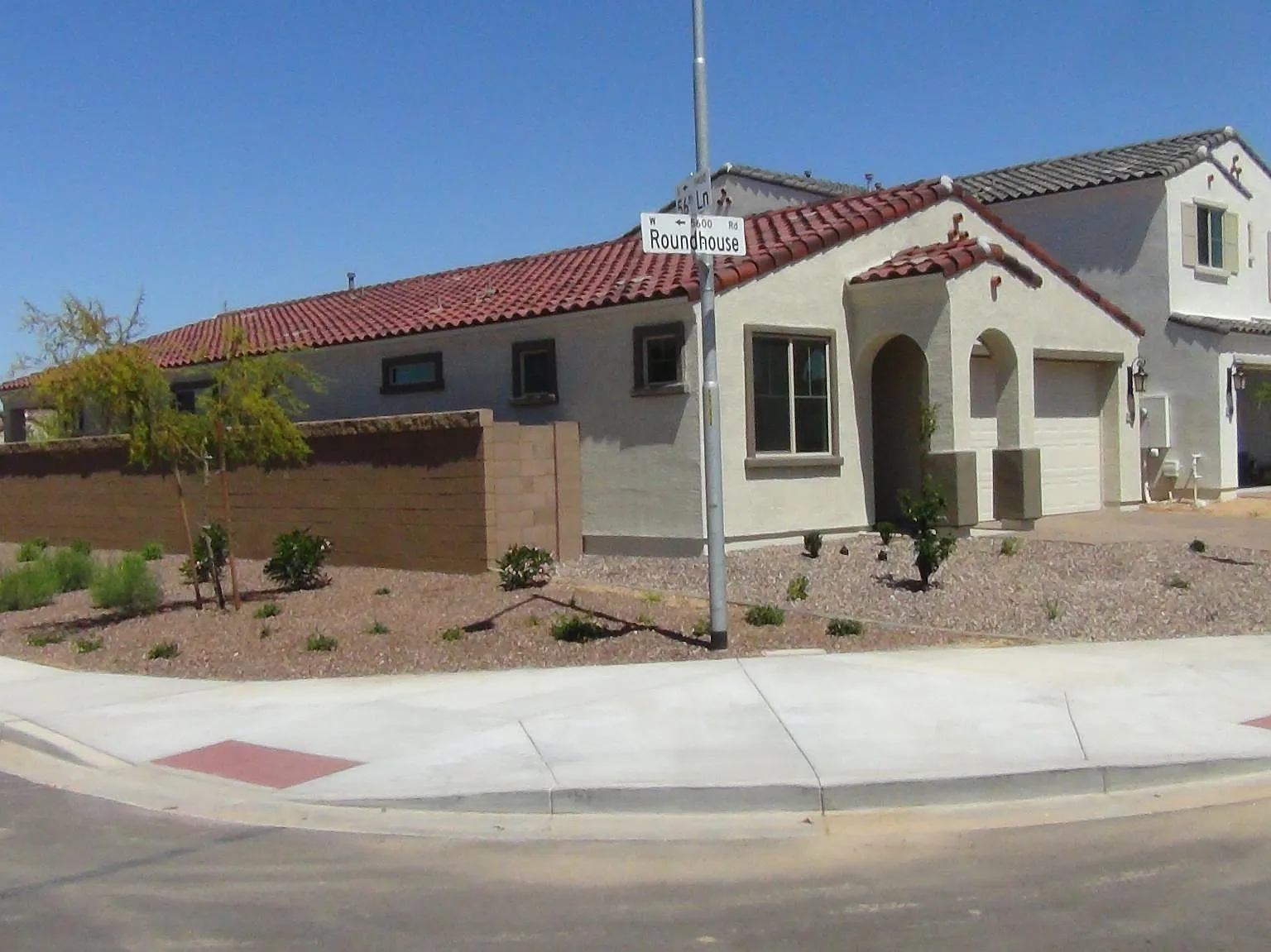 5 bed, 1967 sqft, $2,799 — Photo 3