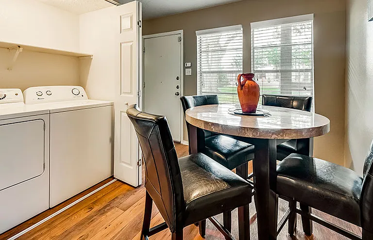 Chelsea Creek Apartment Homes — Photo 4
