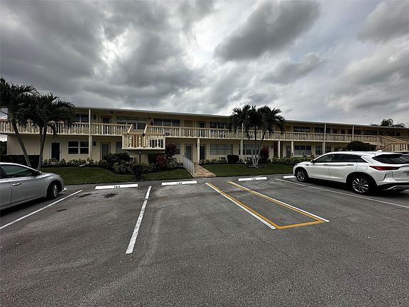 3rd image of 143 Westbury I #143