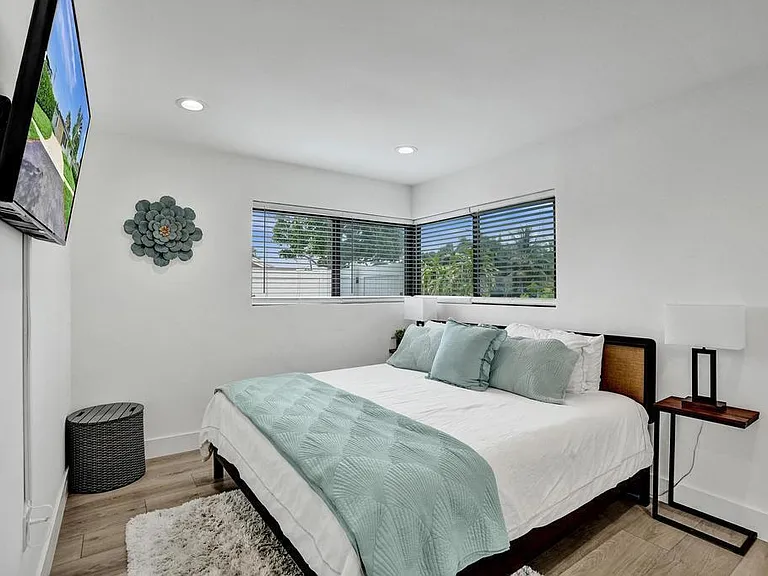 1001 SE 13th Ct — Photo 32