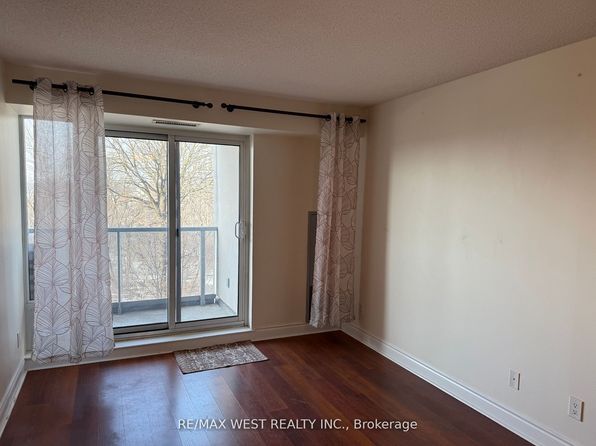 7 N Park Rd #408, Vaughan, ON L4J 0C9