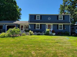 22 Oakwood St, Enfield, CT 06082