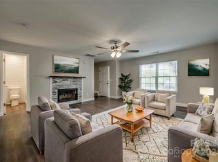 1417 Swaying Branch Ln, Clover, SC 29710