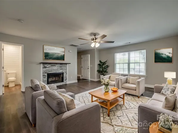 1417 Swaying Branch Ln, Clover, SC 29710