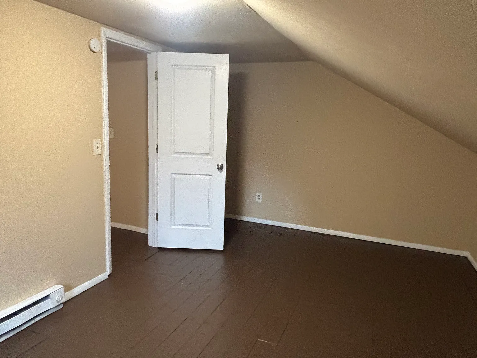 3 bed, 953 sqft, $2,050 — Photo 4