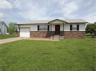 209 E 11th Ave, Caney, KS 67333