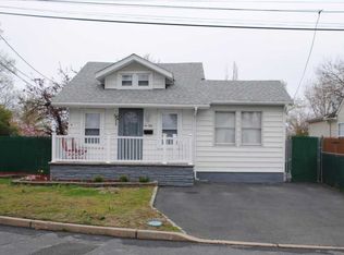 1050 Woodmere Dr, Keyport, NJ 07735