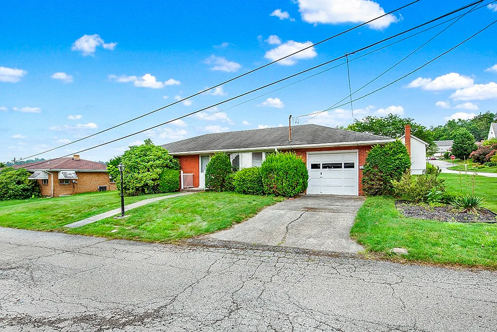 213 Marston St photo 1