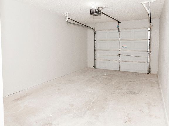 2nd image of 927 Lipan Dr