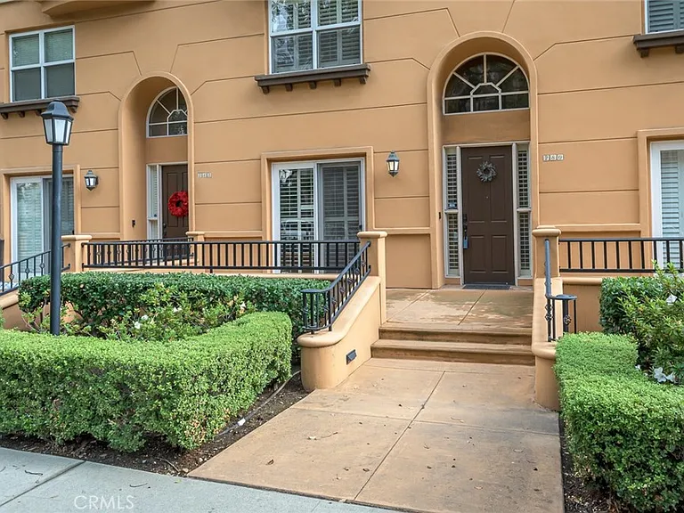 280 N Madison — Photo 2