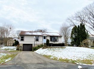 2 Harris Ave, Kittery, ME 03904