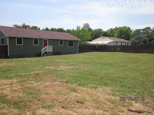 605 Jackson St — Photo 14