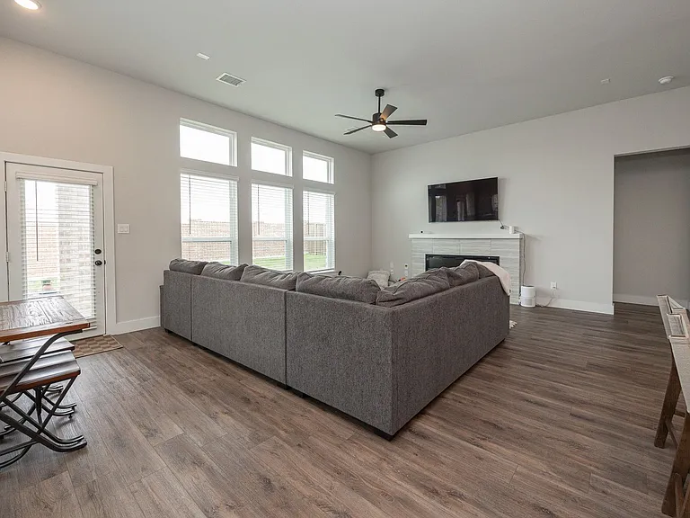 5928 Mustang Creek Ln — Photo 11