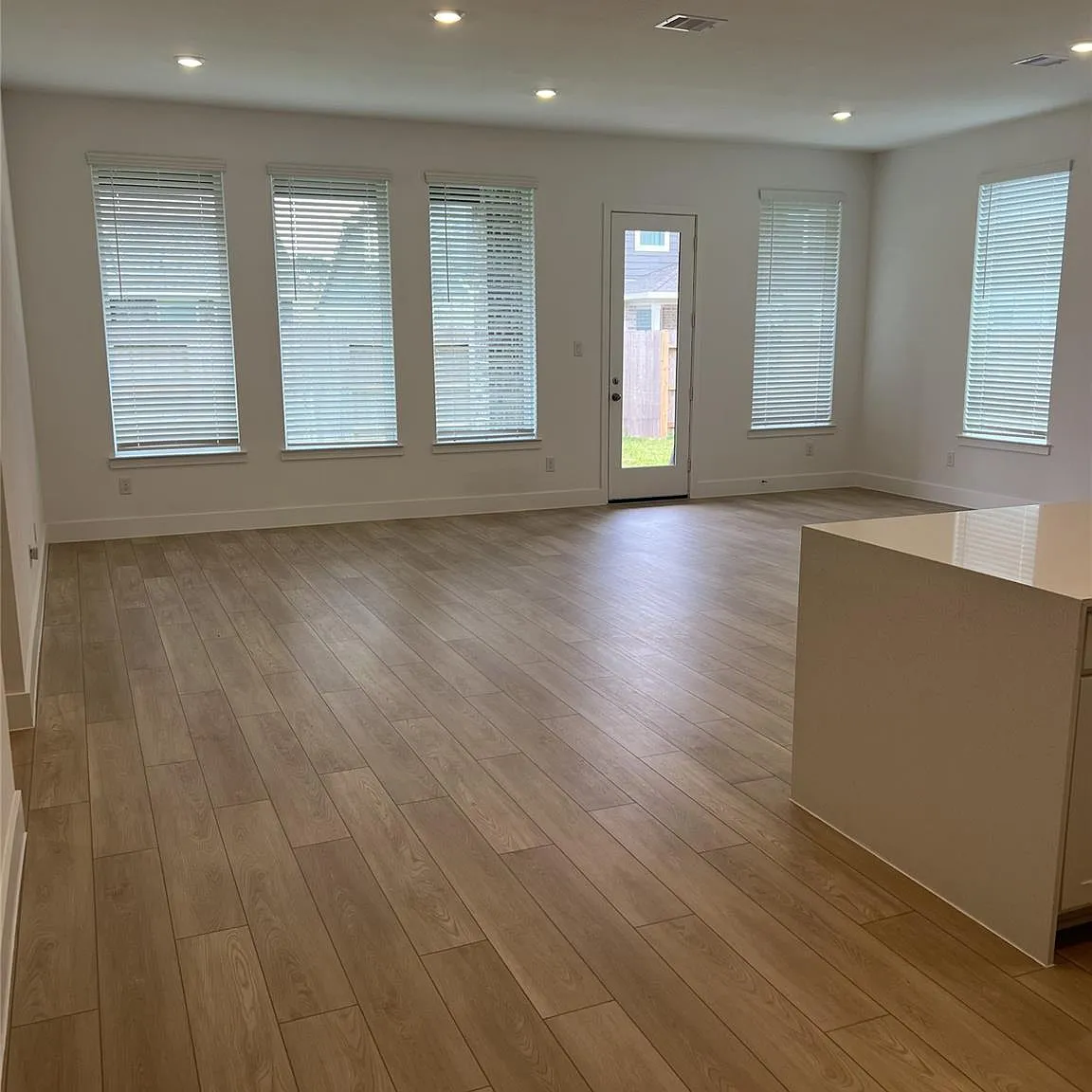 4 bed, 3.0 bath, $2,800 — Photo 4