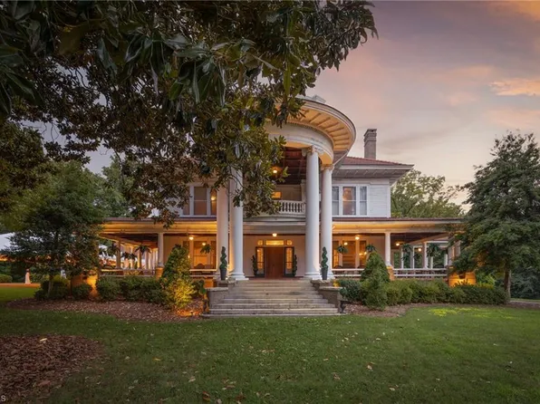 1700 Richardson Dr, Reidsville, NC 27320