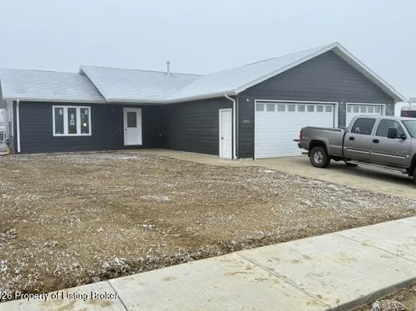1371 Wahl St, Dickinson, ND 58601
