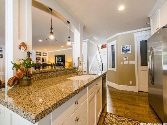 5th image of 11573 S Oakshire Ln