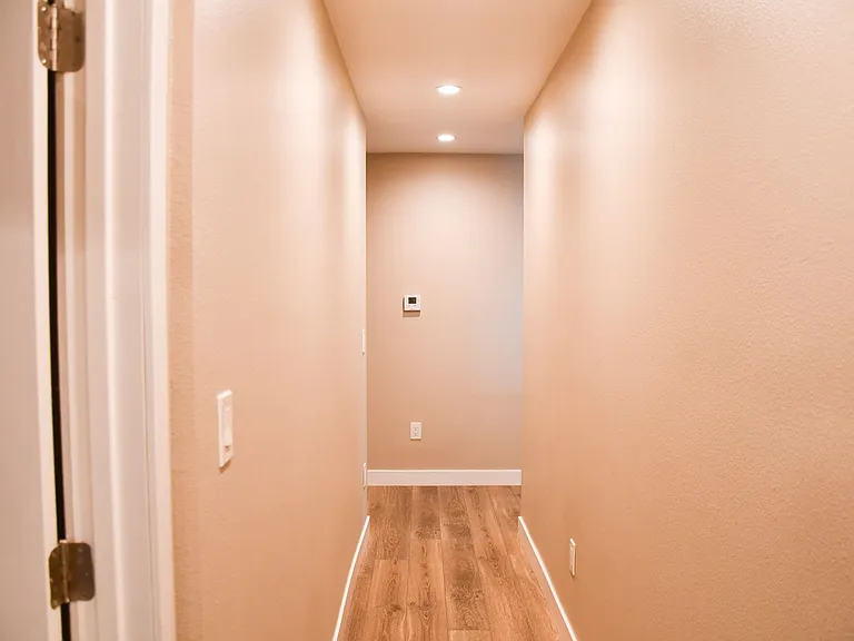 874 N Orange St — Photo 25