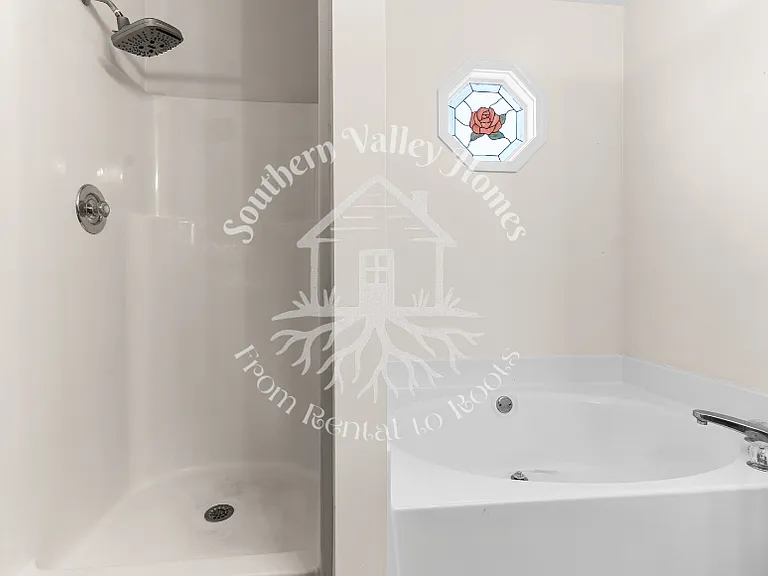 102 Duxbury Ct — Photo 18