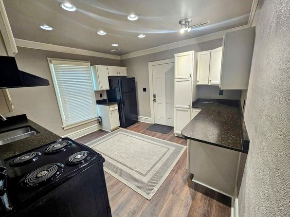 126 1/2 E Main St