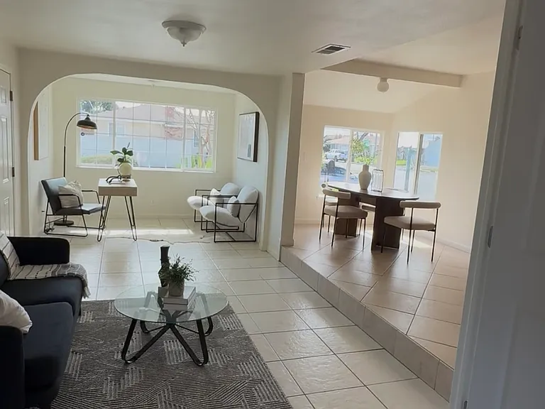 2671 Hawthorne Ave — Photo 10