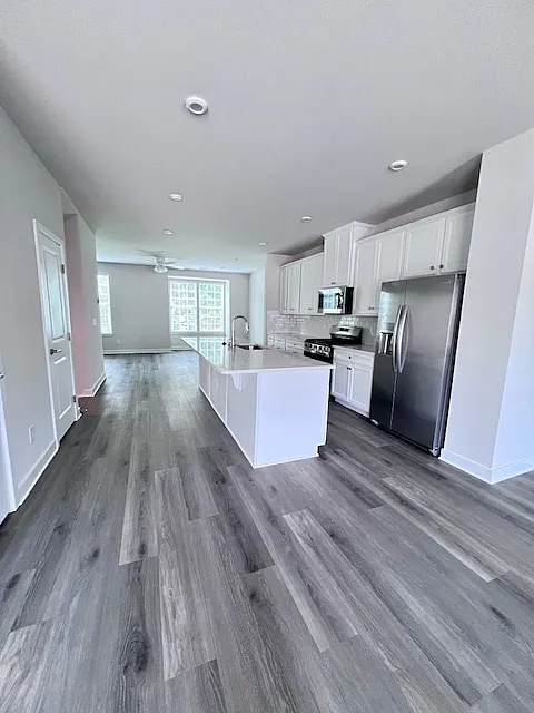 4 bed, 2237 sqft, $2,350 — Photo 3