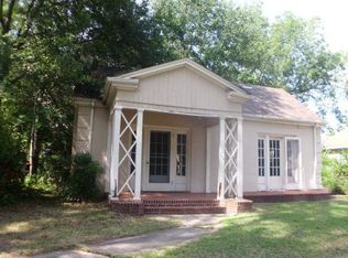 130 E Broad St, Newnan, GA 30263