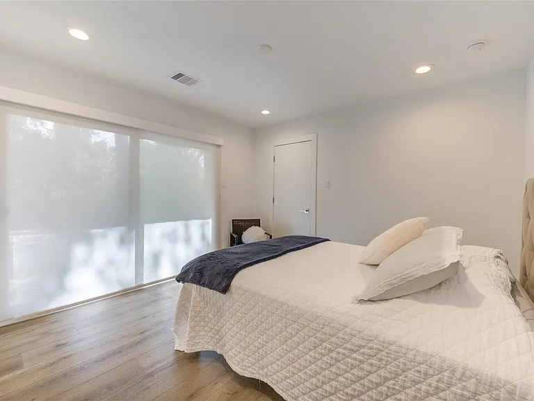 303 Isolde Dr — Photo 17