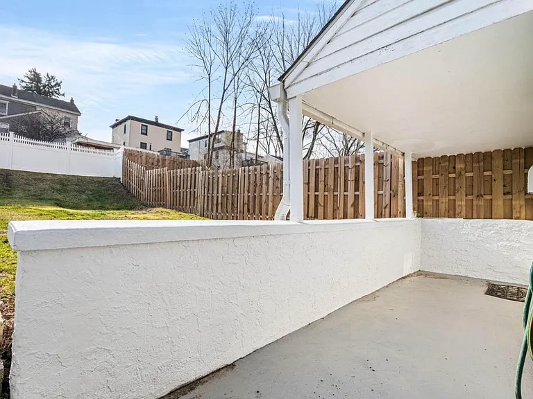 230 Church St — Photo 18
