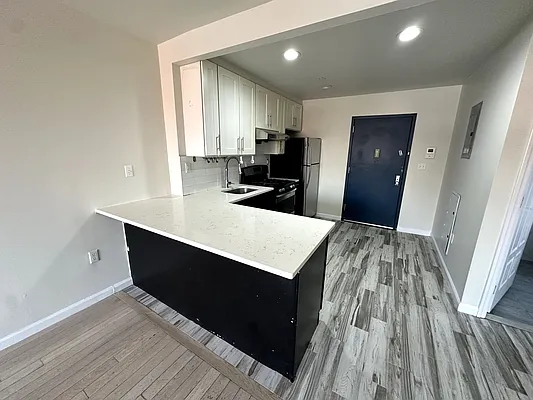 Rented by Highline Residential | media 4