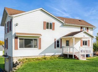 418 Ridge Rd, Juneau, WI 53039